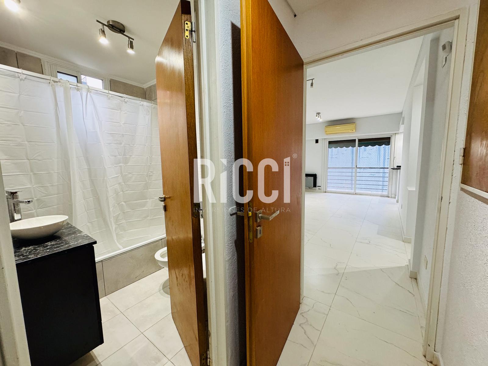 Foto Departamento en Venta en Quilmes, Quilmes Departamento 3 ambientes con dos Cocheras. Apto credito. Plaza Conesa 