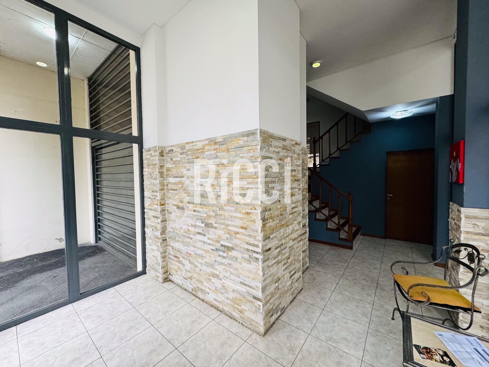 Foto Departamento en Venta en Quilmes, Quilmes Departamento 3 ambientes con dos Cocheras. Apto credito. Plaza Conesa 
