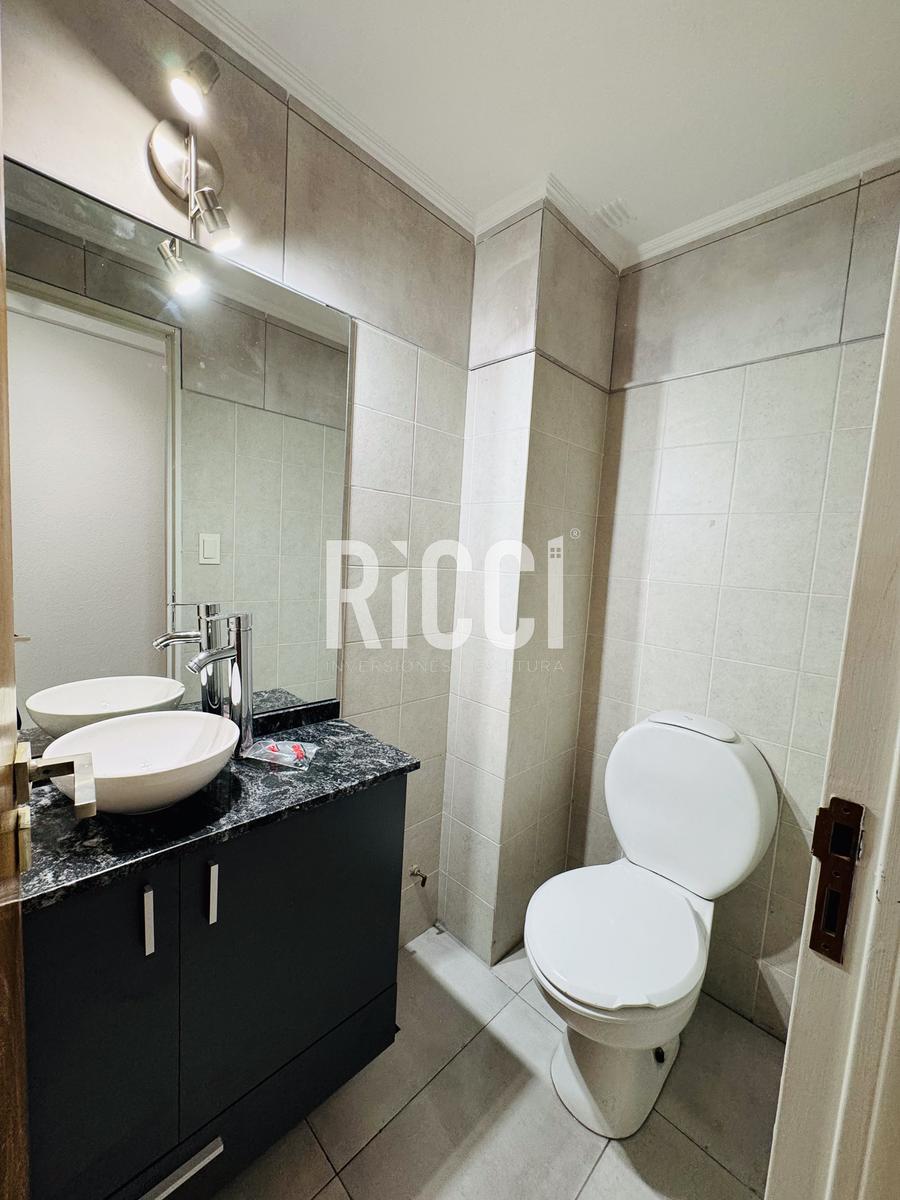 Foto Departamento en Venta en Quilmes, Quilmes Departamento 3 ambientes con dos Cocheras. Apto credito. Plaza Conesa 
