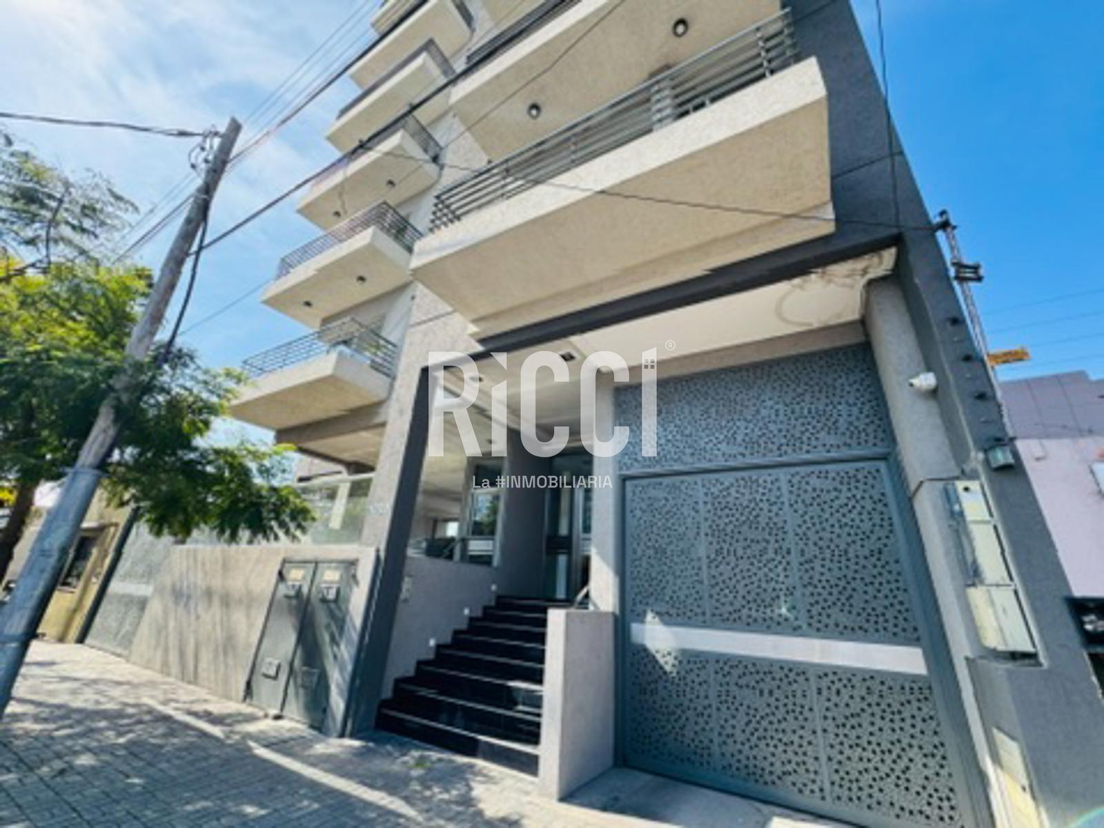 Foto Departamento en Venta en Berazategui, Berazategui Deprtamento 3 ambientes con cochera,  Berazategui centro, con parrilla 
