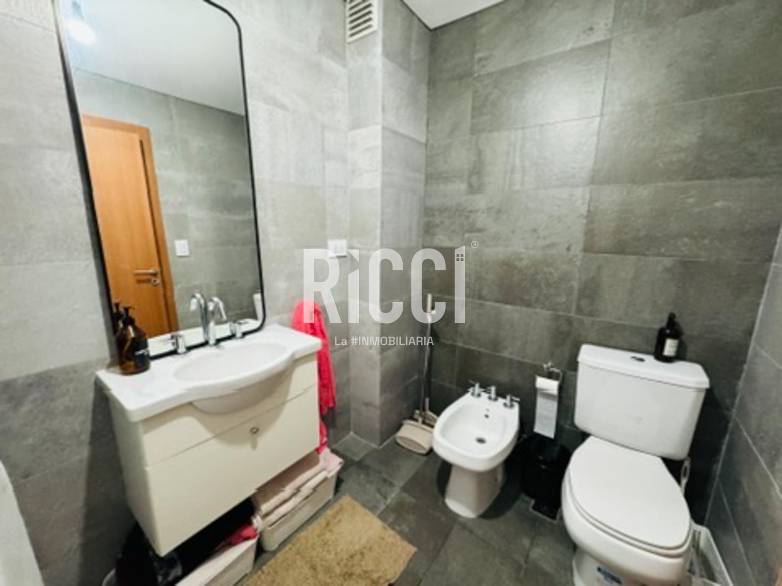 Foto Departamento en Venta en Berazategui, Berazategui Deprtamento 3 ambientes con cochera,  Berazategui centro, con parrilla 