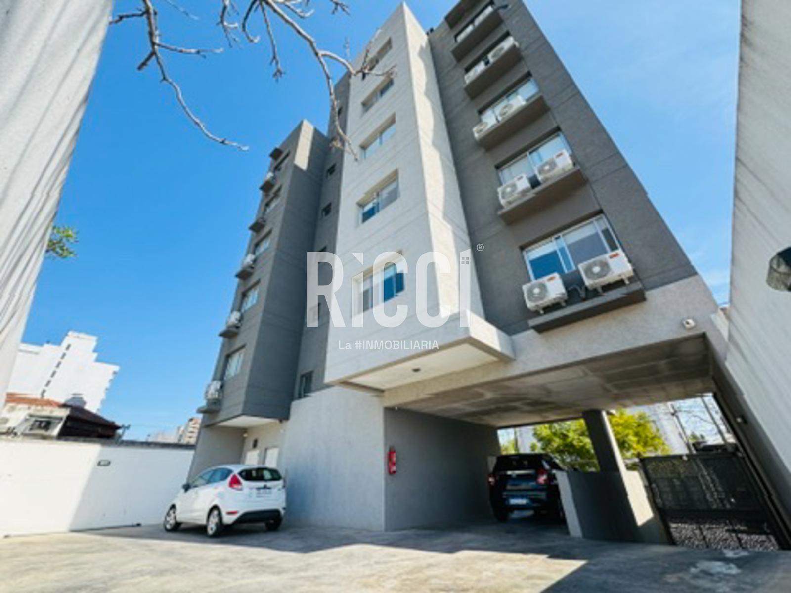 Foto Departamento en Venta en Berazategui, Berazategui Deprtamento 3 ambientes con cochera,  Berazategui centro, con parrilla 