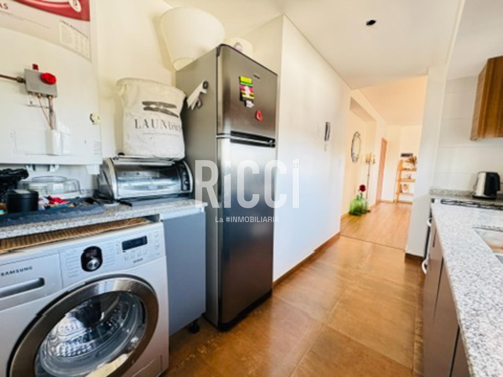 Foto Departamento en Venta en Berazategui, Berazategui Deprtamento 3 ambientes con cochera,  Berazategui centro, con parrilla 