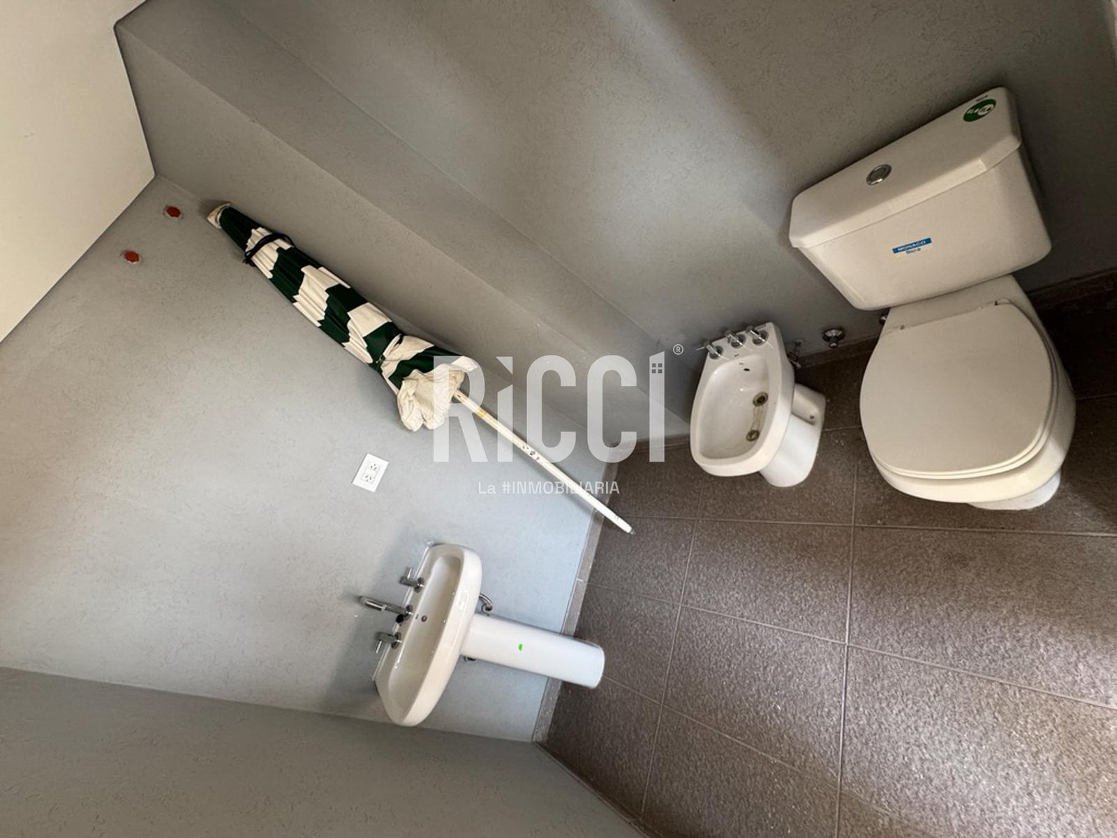 Foto Departamento en Venta en Berazategui, Berazategui Deprtamento 3 ambientes con cochera,  Berazategui centro, con parrilla 