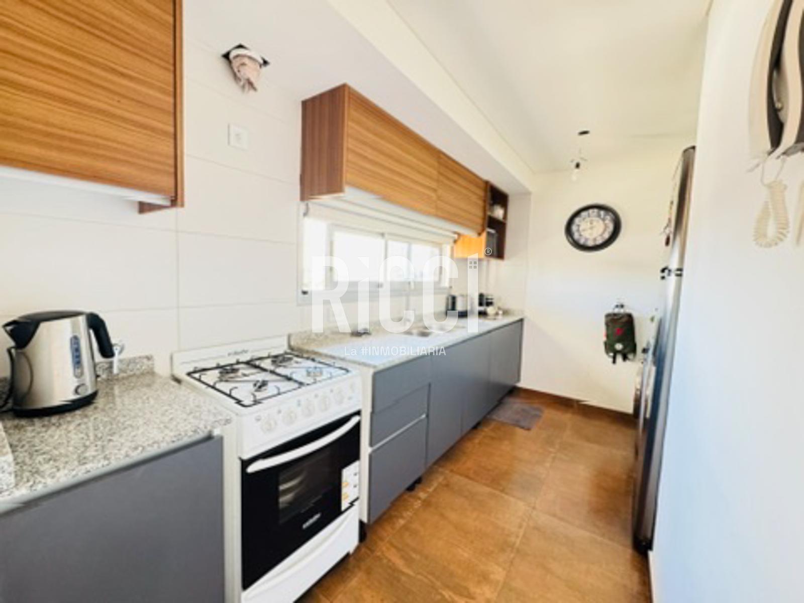 Foto Departamento en Venta en Berazategui, Berazategui Deprtamento 3 ambientes con cochera,  Berazategui centro, con parrilla 