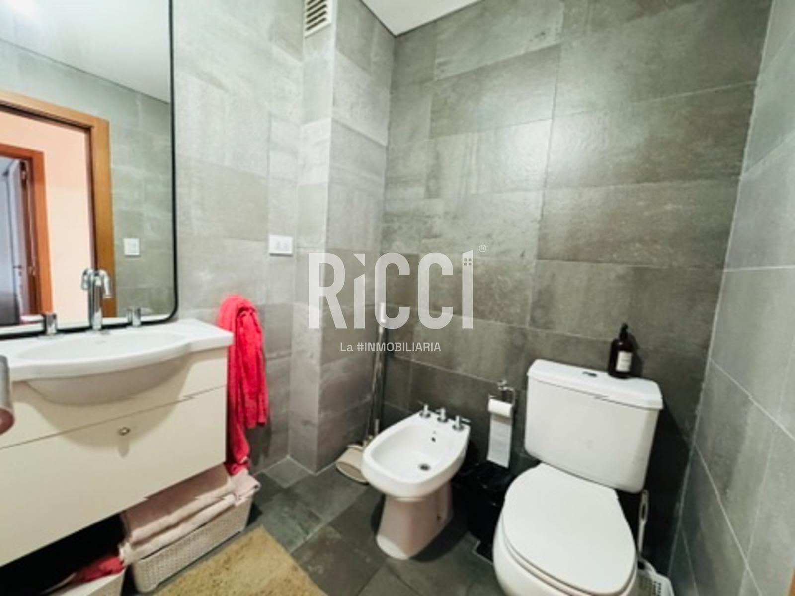 Foto Departamento en Venta en Berazategui, Berazategui Deprtamento 3 ambientes con cochera,  Berazategui centro, con parrilla 