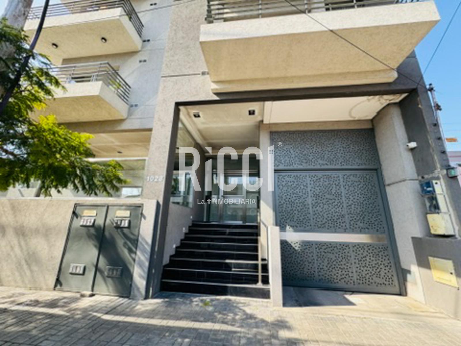 Foto Departamento en Venta en Berazategui, Berazategui Deprtamento 3 ambientes con cochera,  Berazategui centro, con parrilla 