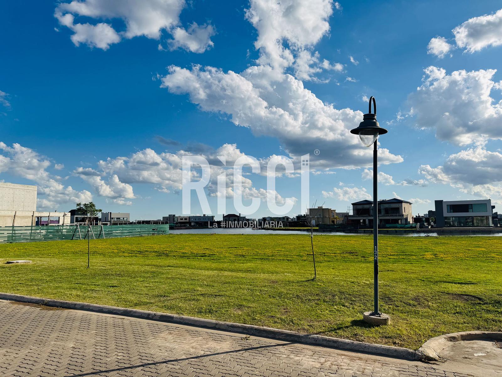 Foto Terreno en Venta en Pueblos del Plata Country Club, Guillermo E Hudson Lote a la Laguna en Villalobos, Pueblos del plata, Hudson