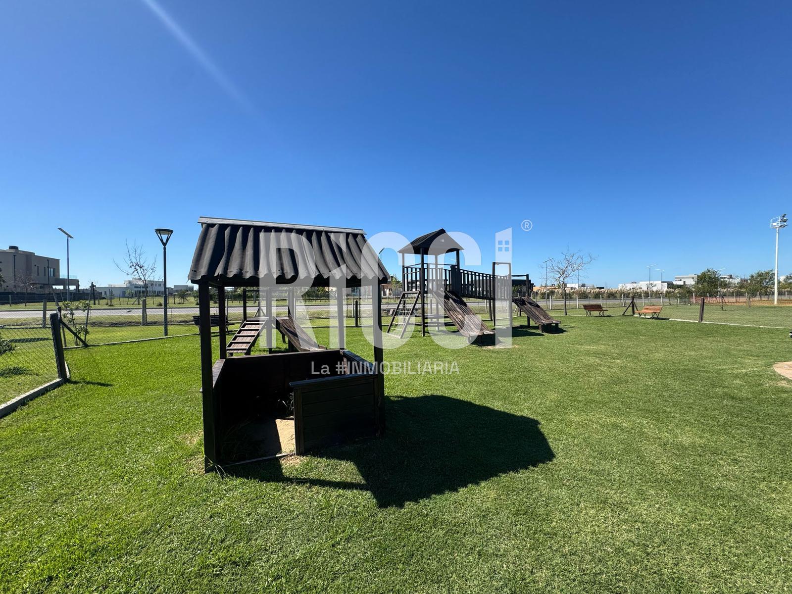 Foto Terreno en Venta en Pueblos del Plata Country Club, Guillermo E Hudson Lote a la Laguna en Villalobos, Pueblos del plata, Hudson