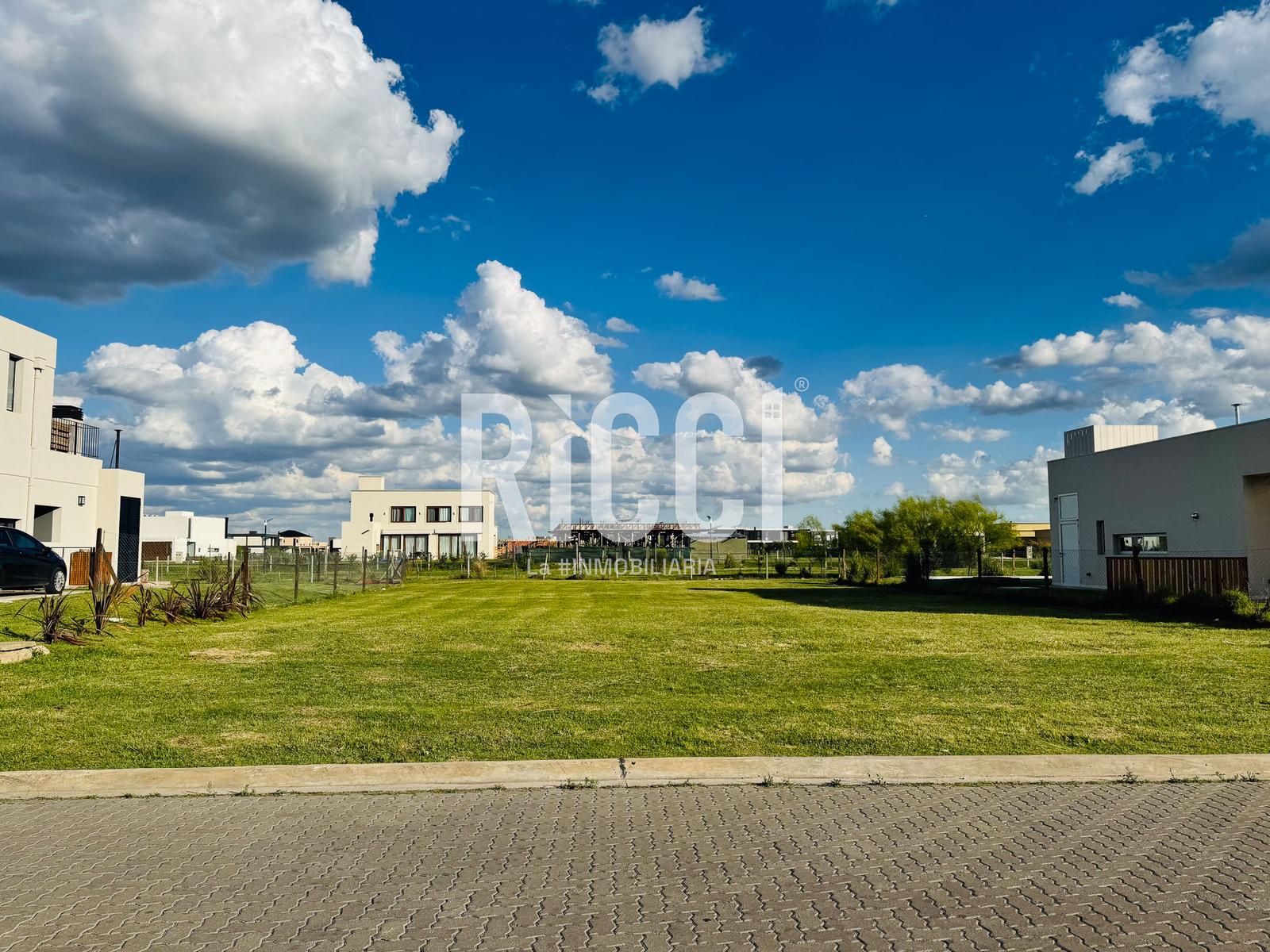 Foto Terreno en Venta en Pueblos del Plata Country Club, Guillermo E Hudson Lote en Villalobos, Pueblos del plata, Hudson