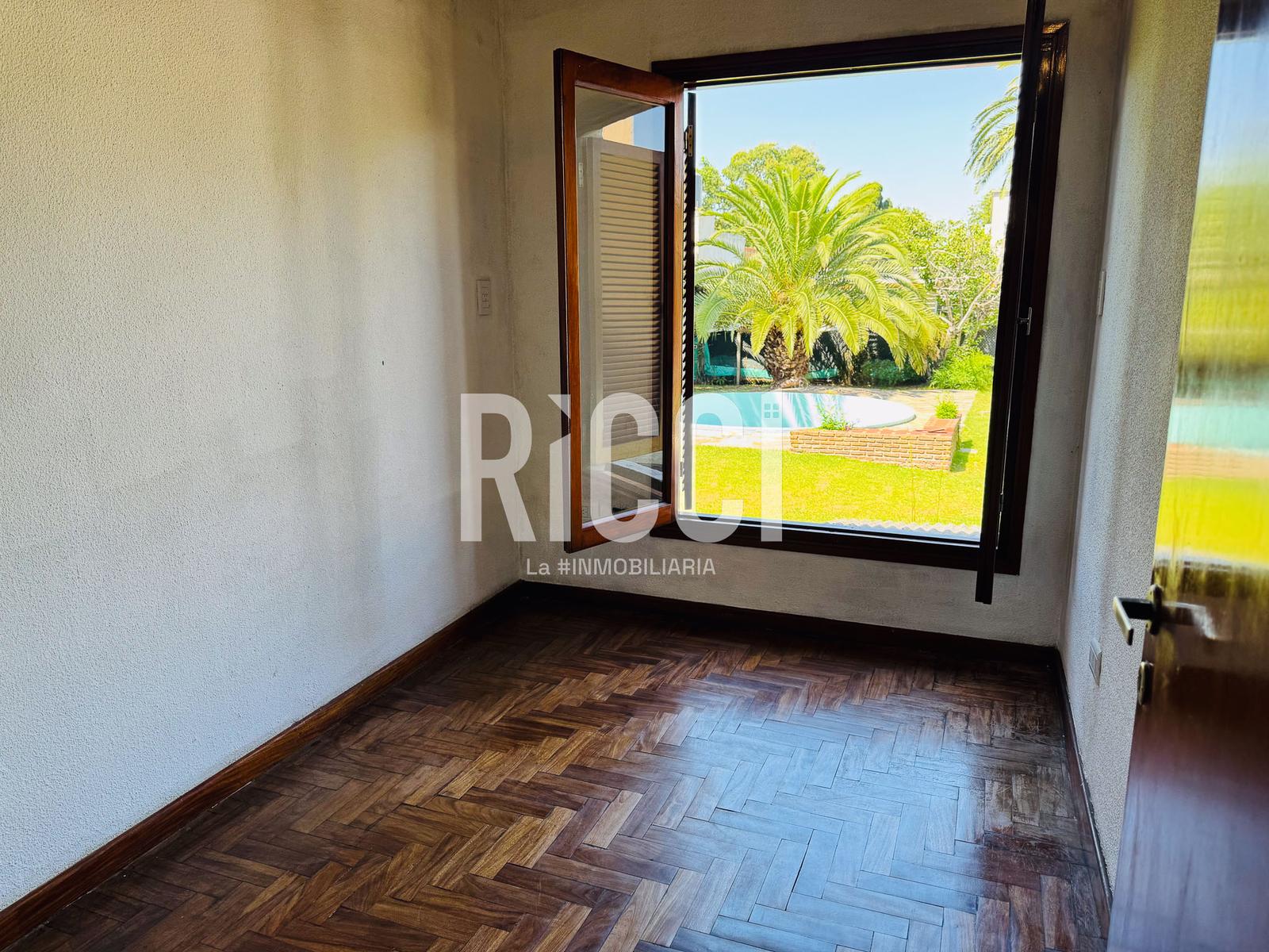 Foto Casa en Venta en Ranelagh, Berazategui Casa 6 ambientes con Pileta en Venta  Apta credito Ranelagh 