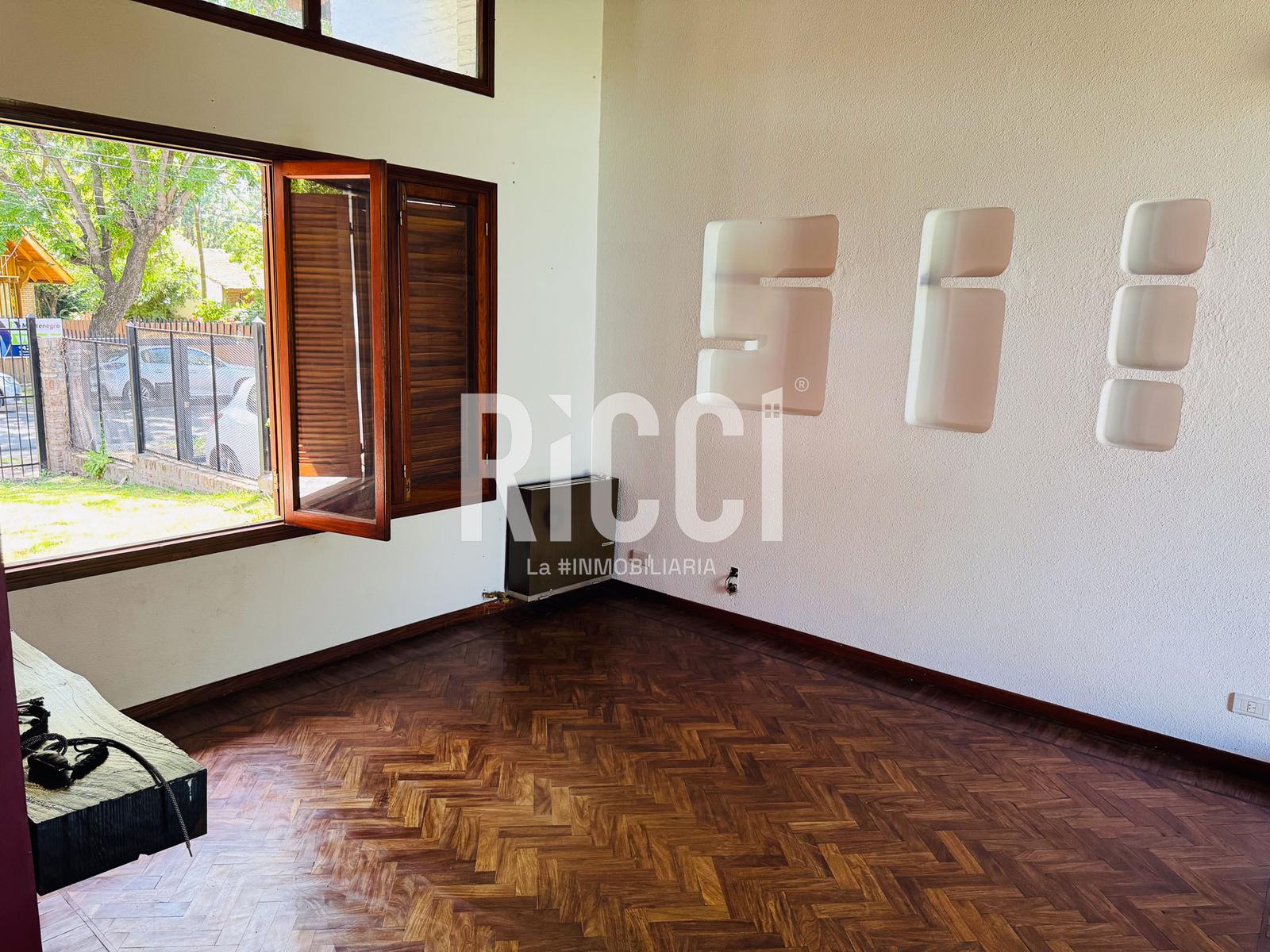 Foto Casa en Venta en Ranelagh, Berazategui Casa 6 ambientes con Pileta en Venta  Apta credito Ranelagh 