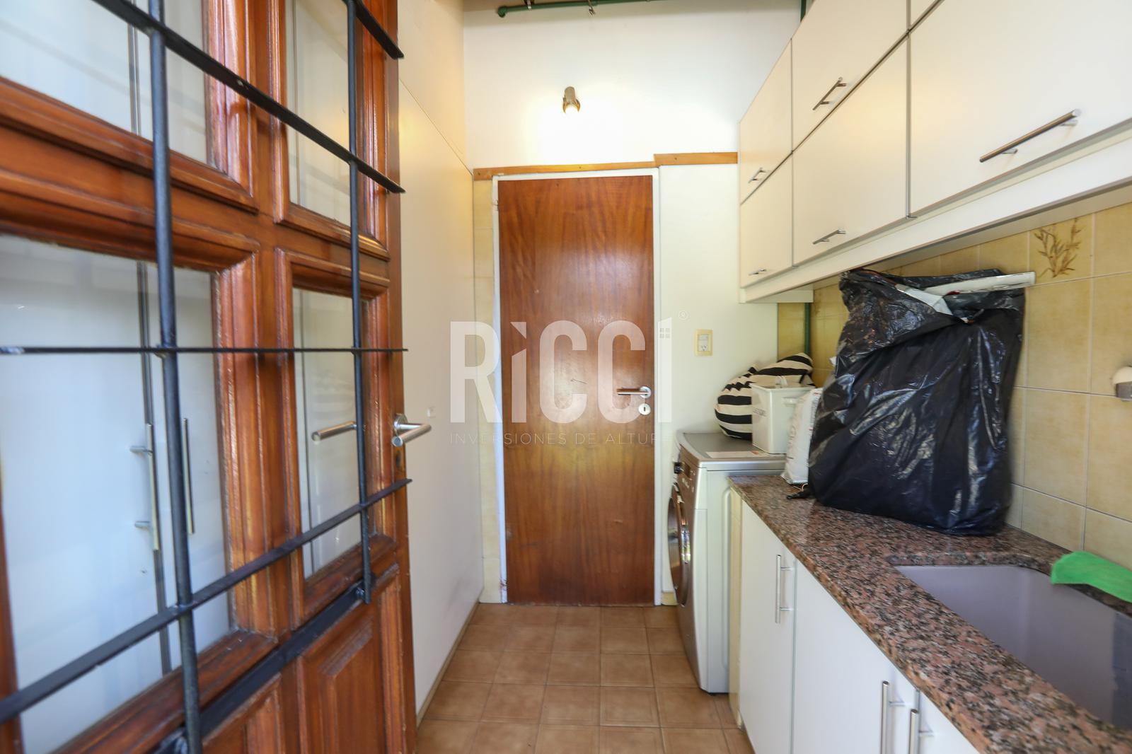 Foto Casa en Venta en Cooperarios, Quilmes Oeste Casa de 4 ambientes en Venta, apto credito con piscina climatizada  Quilmes Oeste, 