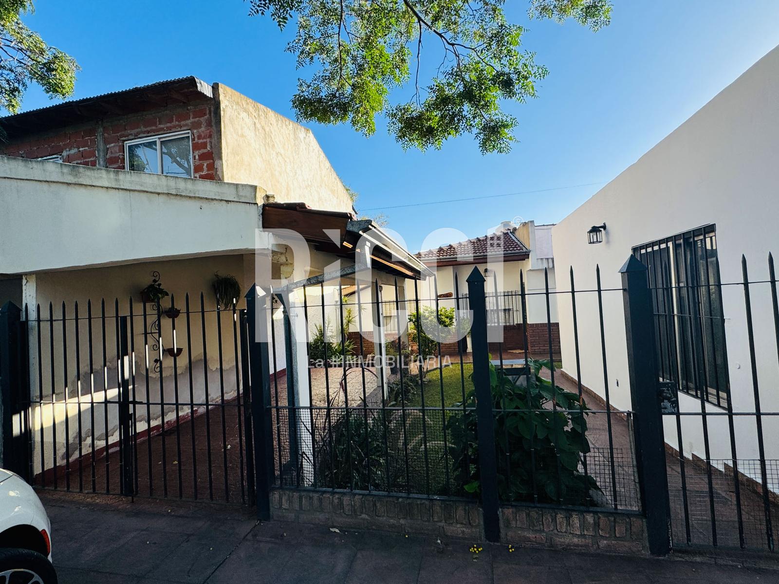 Foto Casa en Venta en Berazategui, G.B.A. Zona Sur Casa en Venta 3 ambientes Apta Crédito 