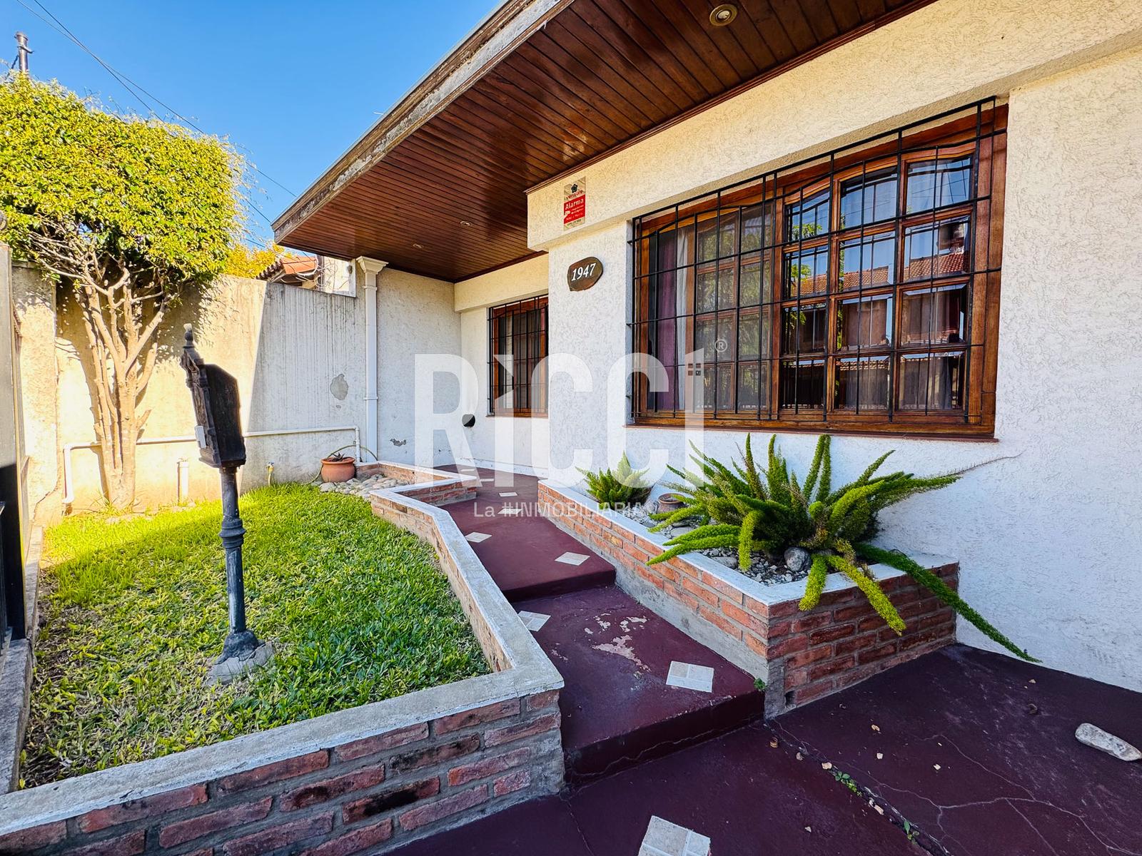 Foto Casa en Venta en Berazategui, Berazategui 153 al 1900