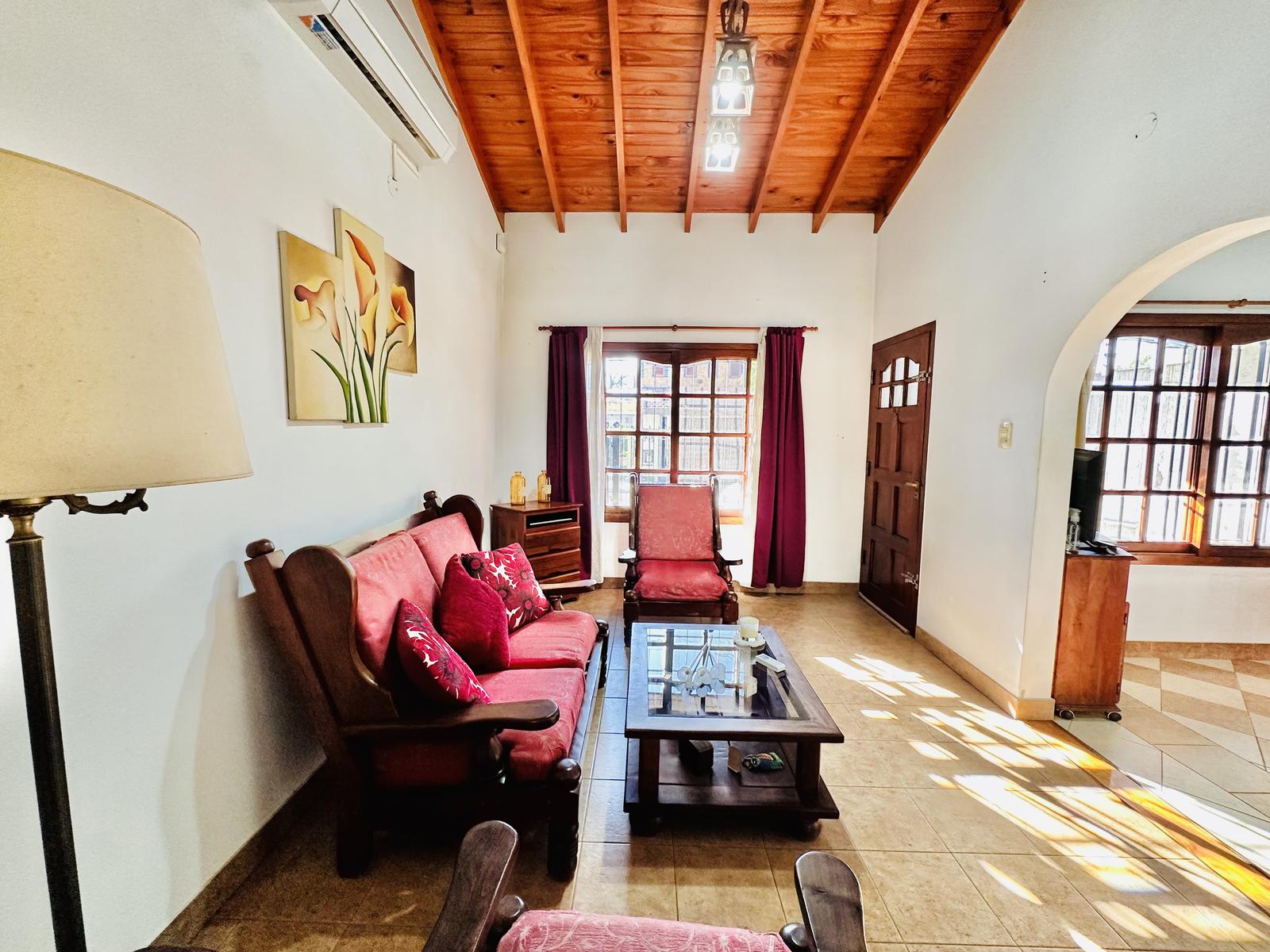 Foto Casa en Venta en Berazategui, Berazategui 153 al 1900