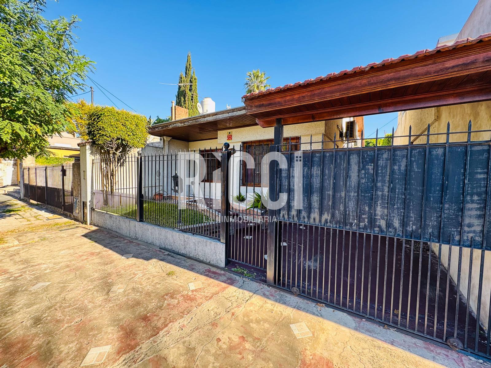 Foto Casa en Venta en Berazategui, Berazategui 153 al 1900