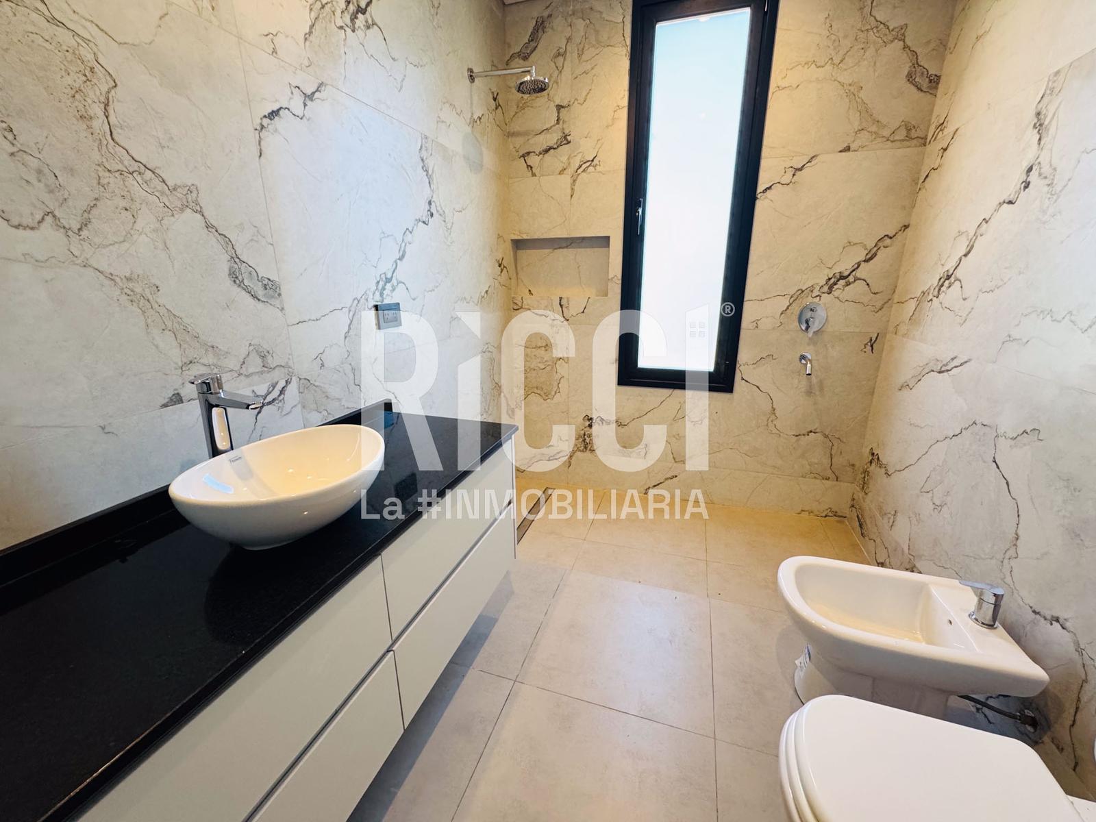 Foto Casa en Venta en Villalobos, Guillermo E Hudson Casa 4 ambientes en venta Villalobos Hudson