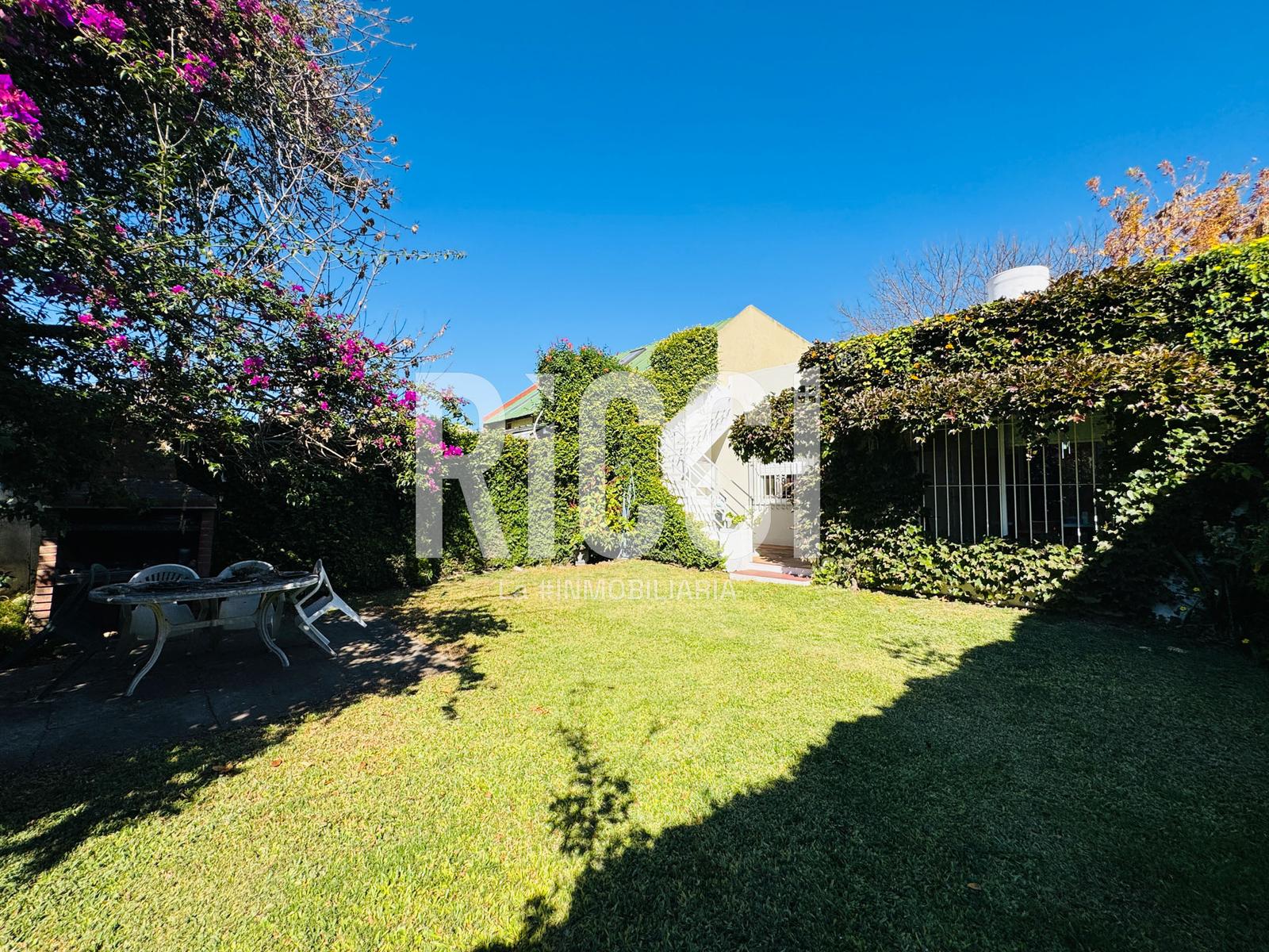 Foto Casa en Venta en Berazategui, G.B.A. Zona Sur 141 al 1500