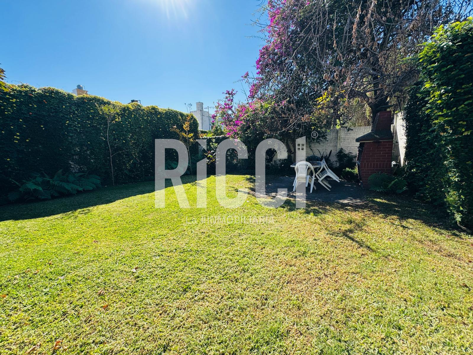 Foto Casa en Venta en Berazategui, G.B.A. Zona Sur 141 al 1500