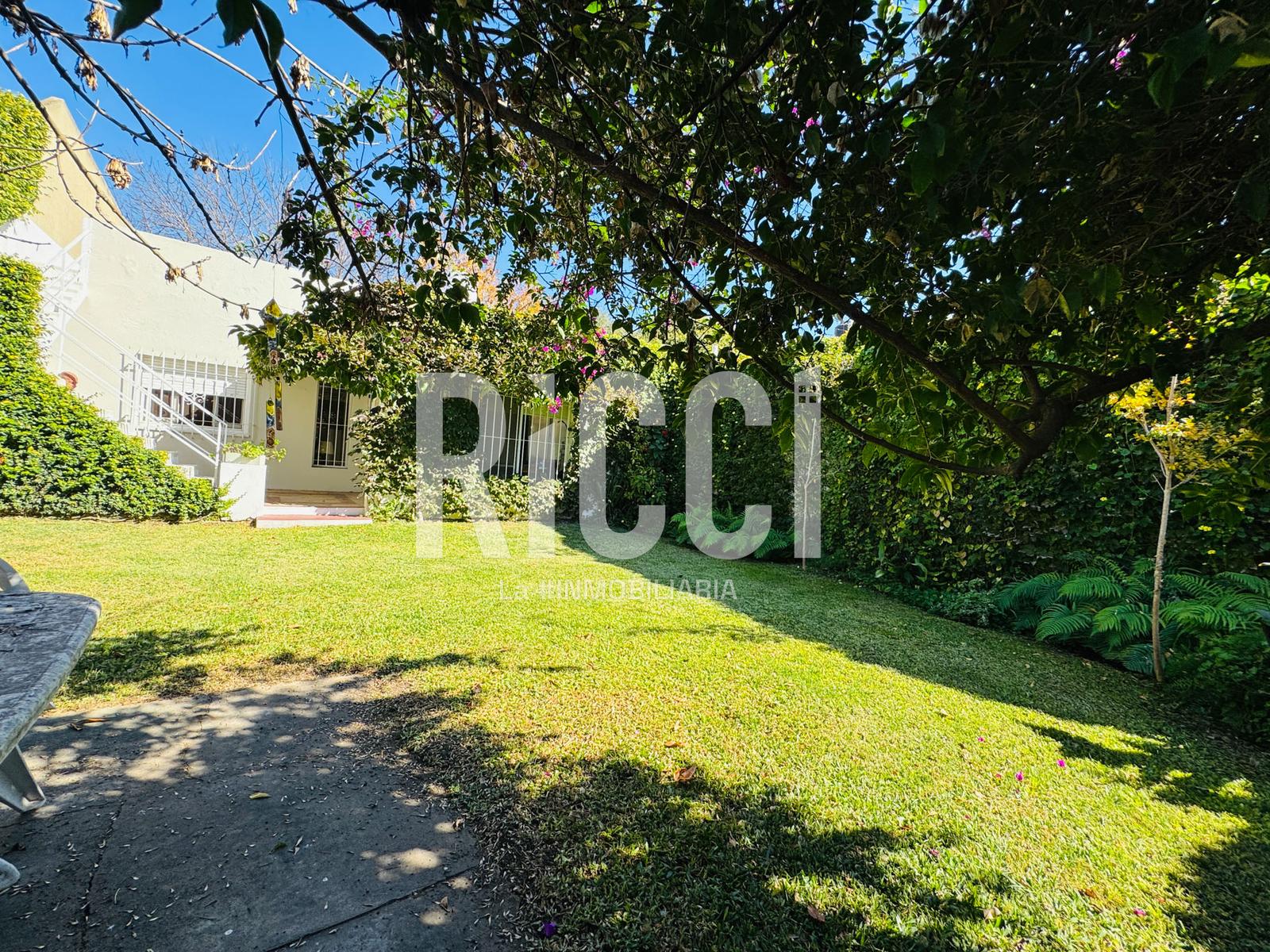 Foto Casa en Venta en Berazategui, G.B.A. Zona Sur 141 al 1500