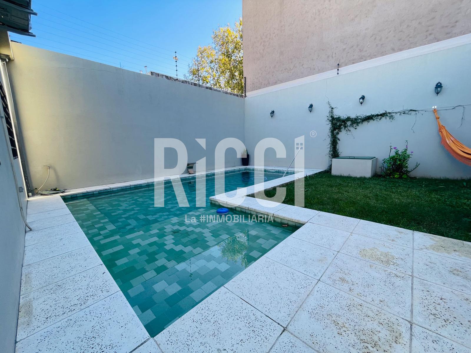 Foto Casa en Venta en Bernal Este, Quilmes Constitucion  al 200