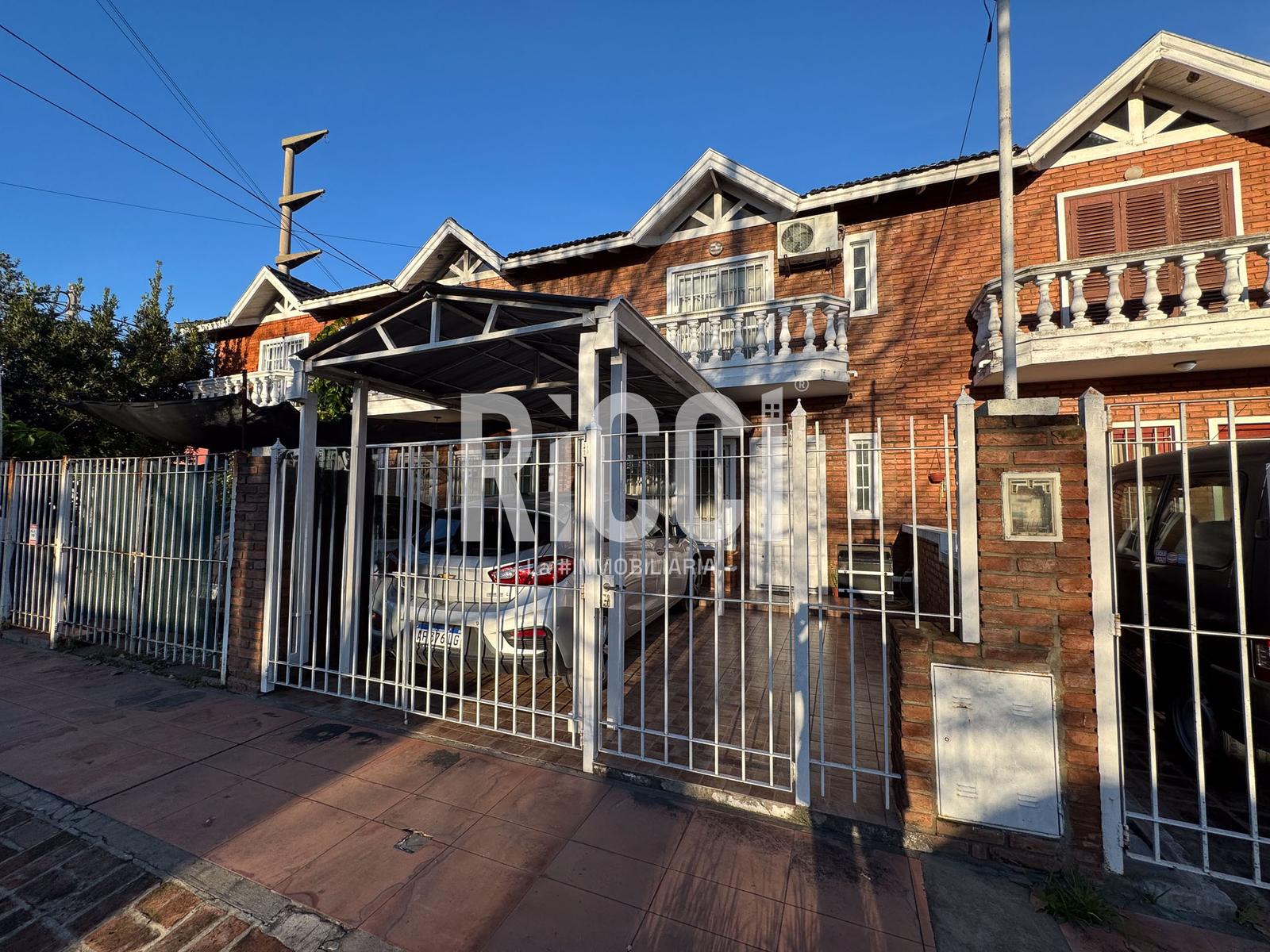 Foto Casa en Venta en Berazategui, Berazategui Duplex en venta 3 ambientes apto credito berazategui