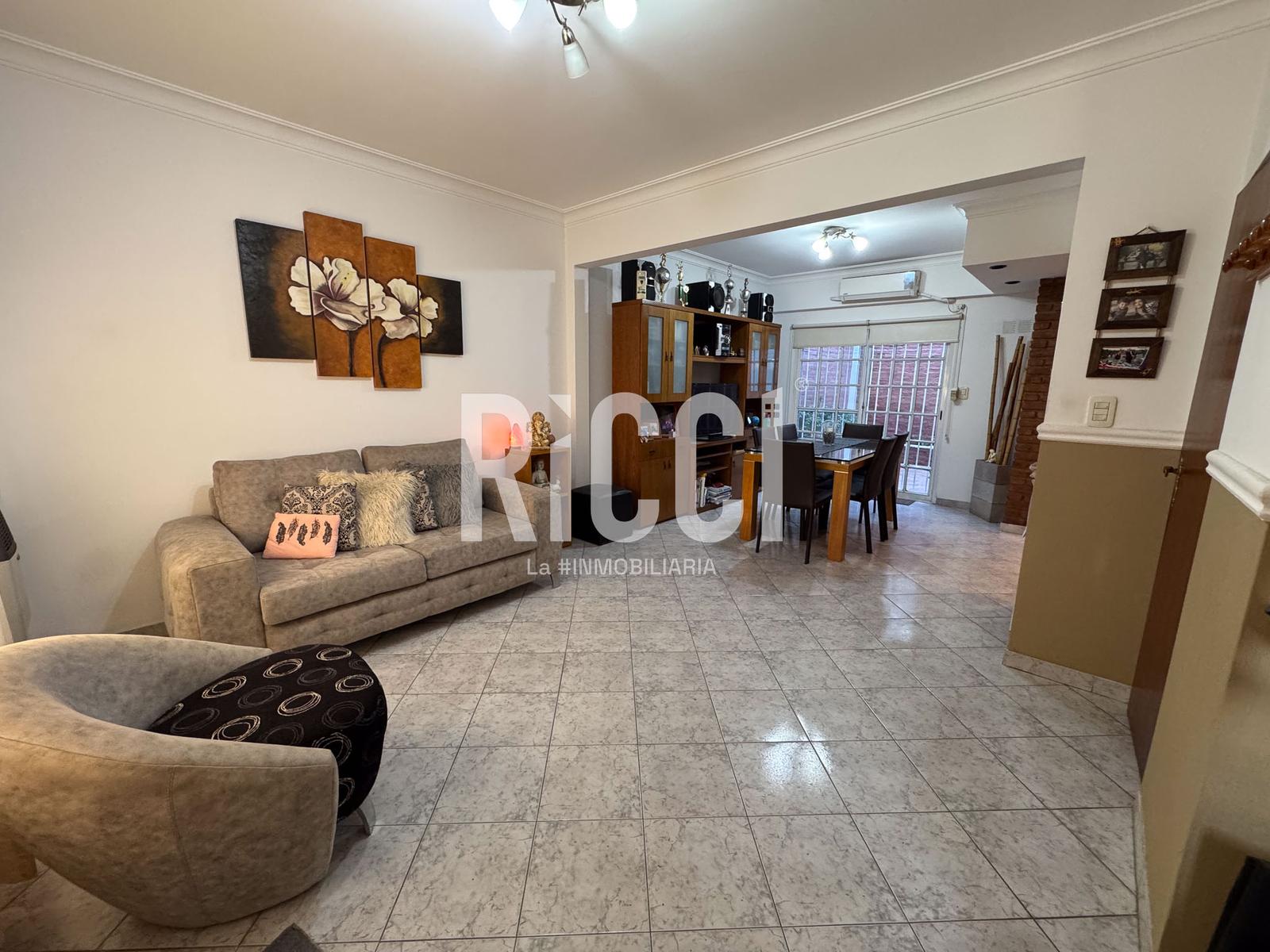 Foto Casa en Venta en Berazategui, Berazategui Duplex en venta 3 ambientes apto credito berazategui