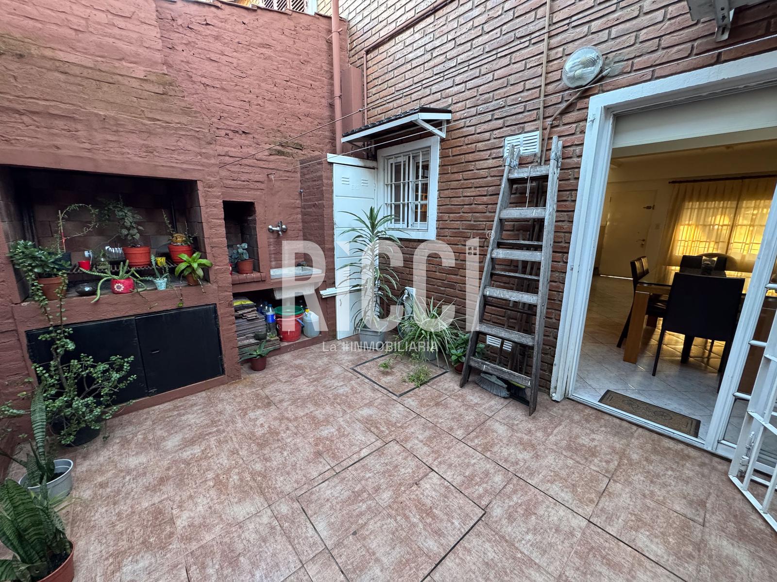 Foto Casa en Venta en Berazategui, Berazategui Duplex en venta 3 ambientes apto credito berazategui