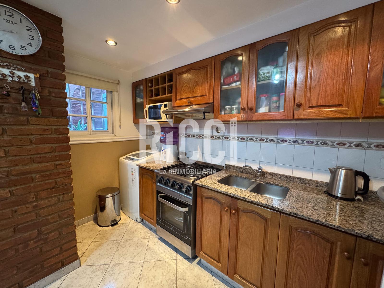 Foto Casa en Venta en Berazategui, Berazategui Duplex en venta 3 ambientes apto credito berazategui