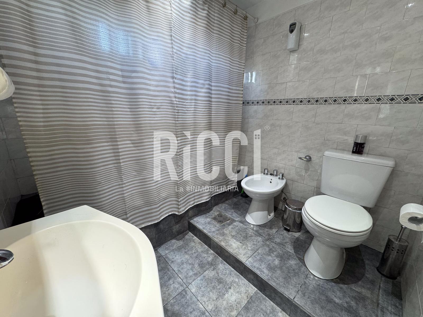 Foto Casa en Venta en Berazategui, Berazategui Duplex en venta 3 ambientes apto credito berazategui