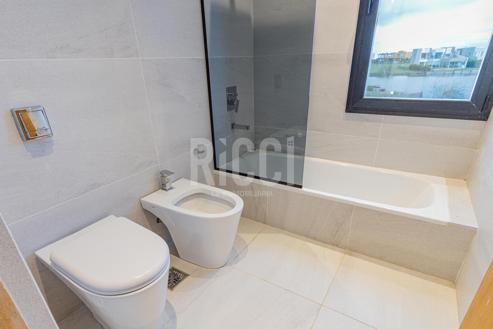 Foto Casa en Venta en Villalobos, Guillermo E Hudson Casa en venta 5 Ambientes Villalobos Hudson