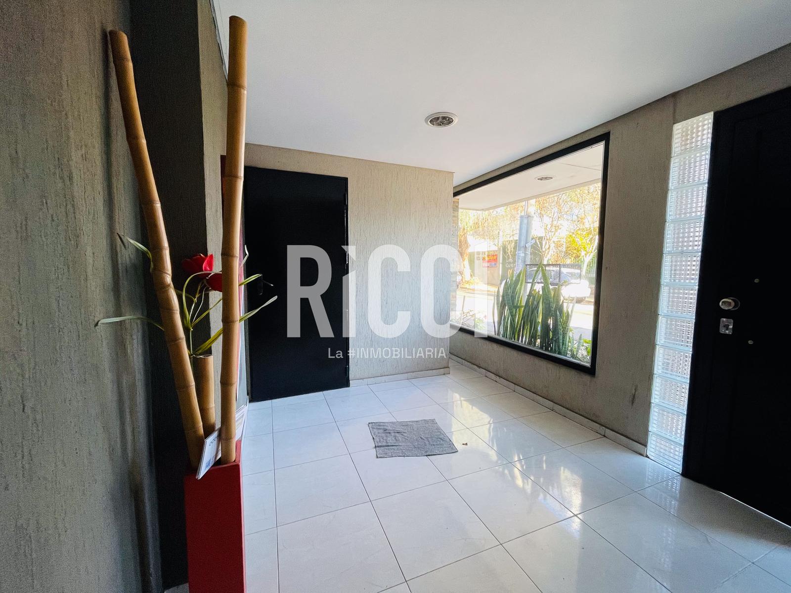 Foto Departamento en Venta en Berazategui, Berazategui 20A al 5100