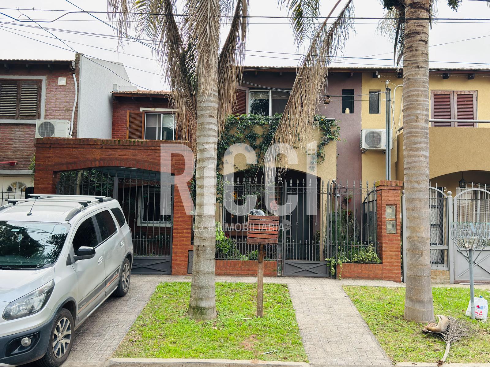 Foto Casa en Venta en Berazategui, G.B.A. Zona Sur Calle 25  al 3100