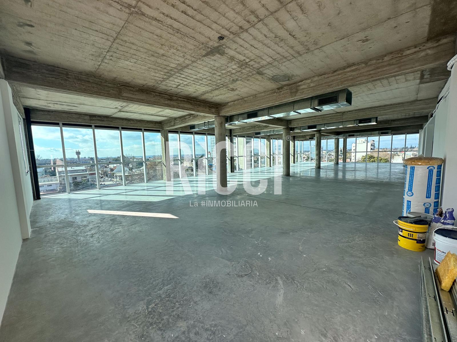 Foto Oficina en Venta en Berazategui, Berazategui Edificio comercial en venta con oficinas berazategui centro