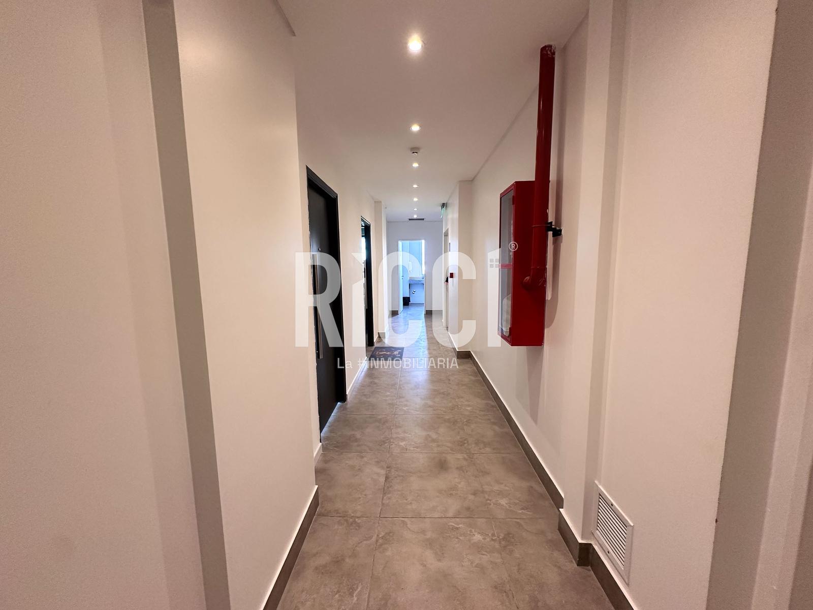 Foto Oficina en Venta en Berazategui, Berazategui Edificio comercial en venta con oficinas berazategui centro