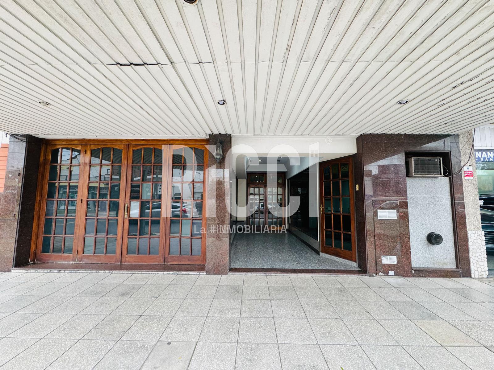 Foto Local en Venta en Quilmes Oeste, Quilmes Av 12 de Octubre  al 900