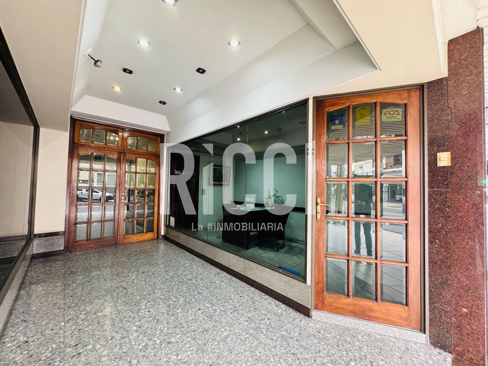 Foto Local en Venta en Quilmes Oeste, Quilmes Av 12 de Octubre  al 900