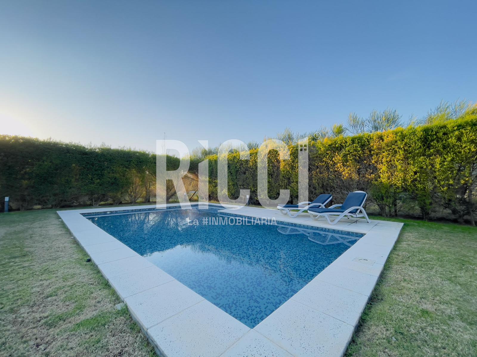 Foto Casa en Venta en Guillermo E Hudson, Berazategui 47 al 6700