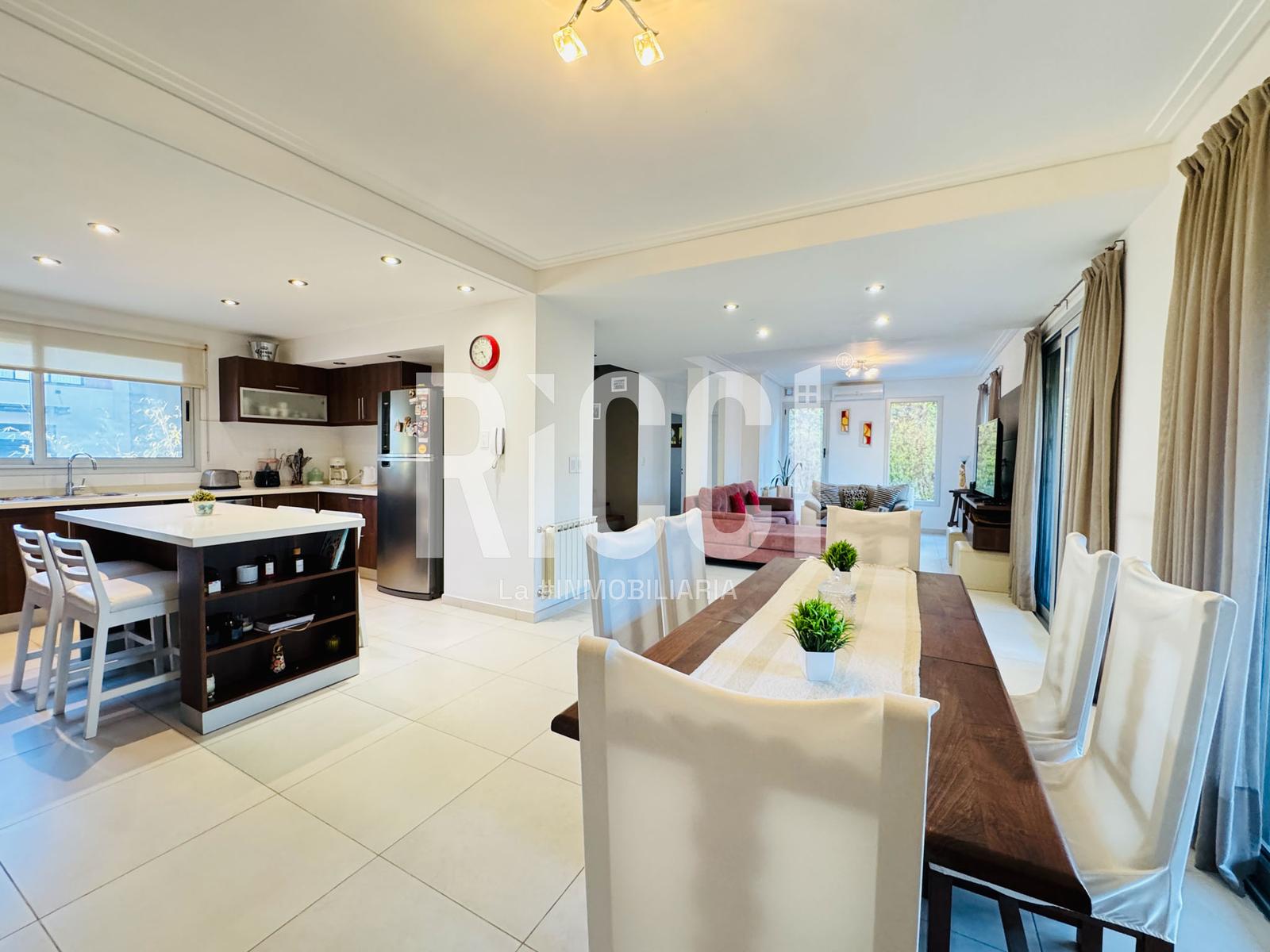 Foto Casa en Venta en Guillermo E Hudson, Berazategui 47 al 6700