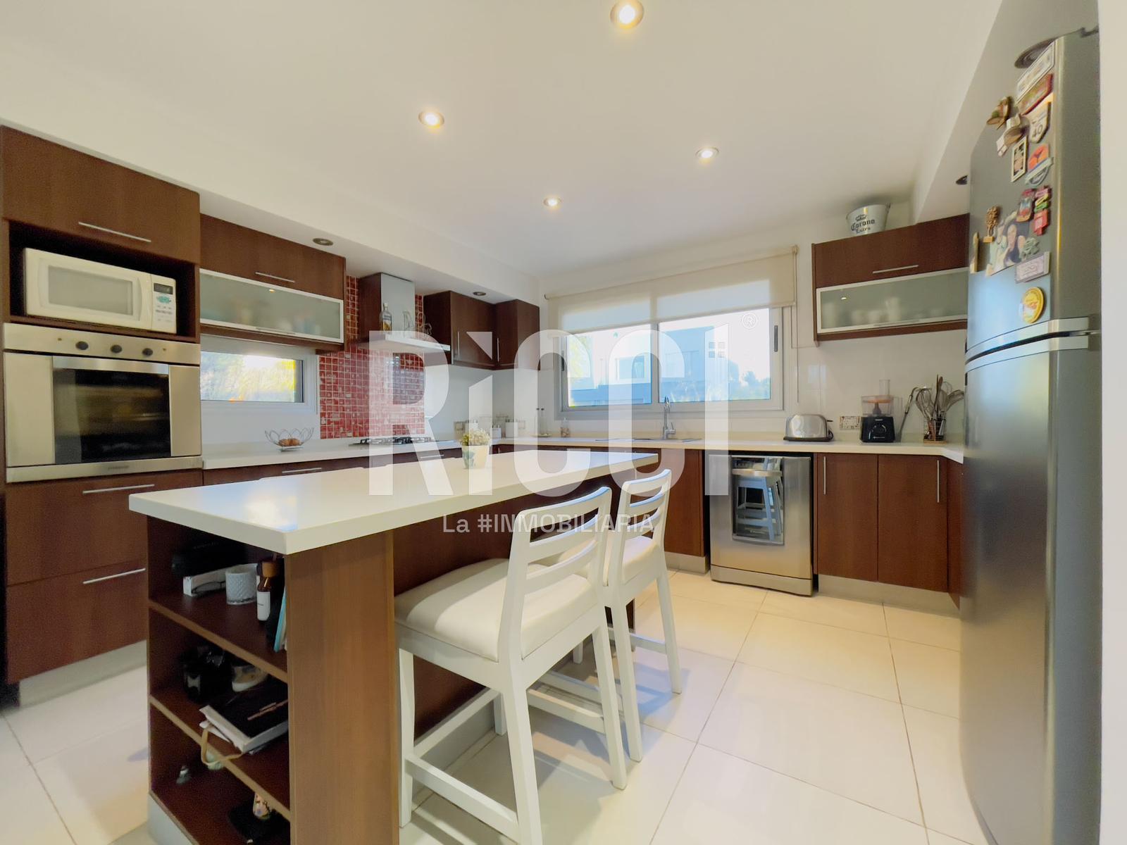 Foto Casa en Venta en Guillermo E Hudson, Berazategui 47 al 6700