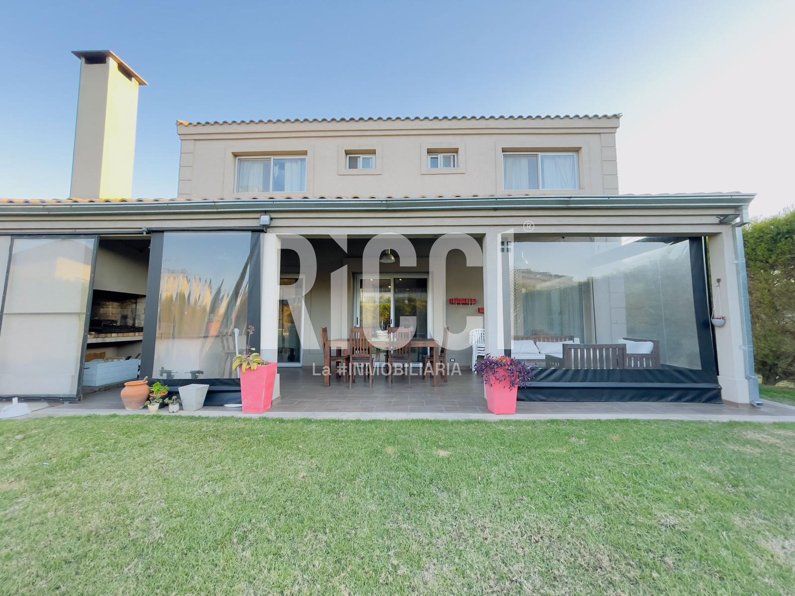 Foto Casa en Venta en Guillermo E Hudson, Berazategui 47 al 6700
