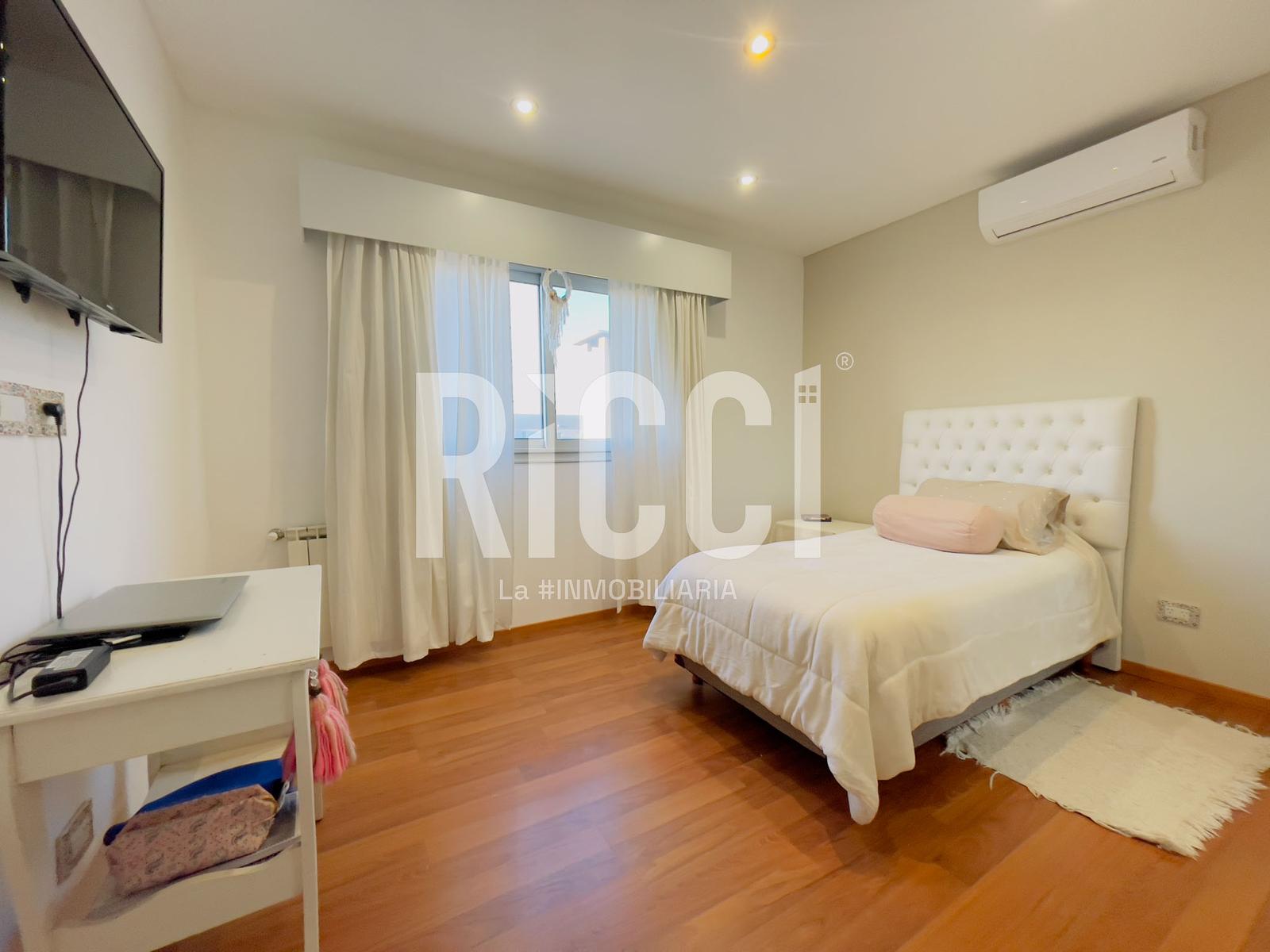 Foto Casa en Venta en Guillermo E Hudson, Berazategui 47 al 6700
