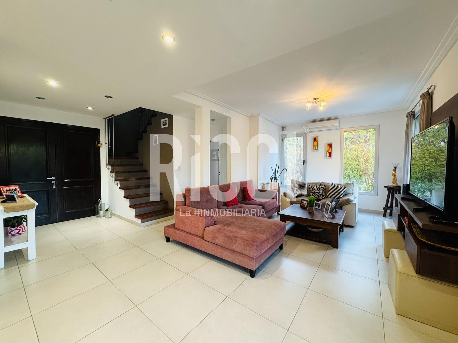 Foto Casa en Venta en Guillermo E Hudson, Berazategui 47 al 6700
