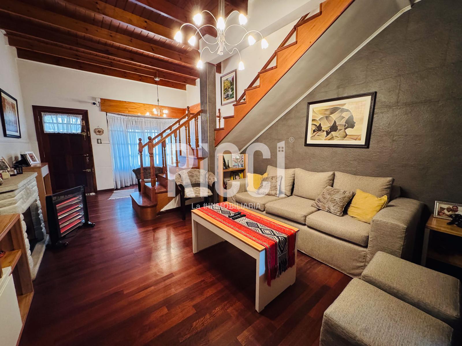 Foto Casa en Venta en Berazategui, G.B.A. Zona Sur Casa 5 ambientes en venta Berazategui
