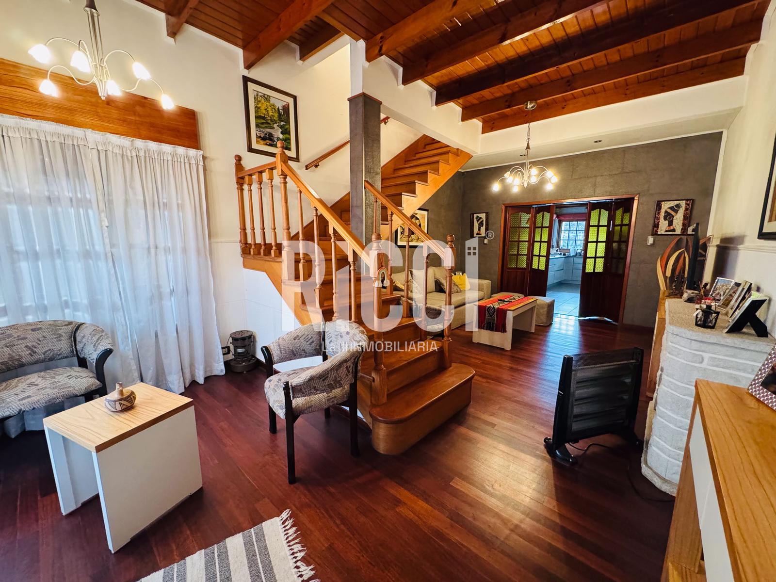 Foto Casa en Venta en Berazategui, G.B.A. Zona Sur Casa 5 ambientes en venta Berazategui