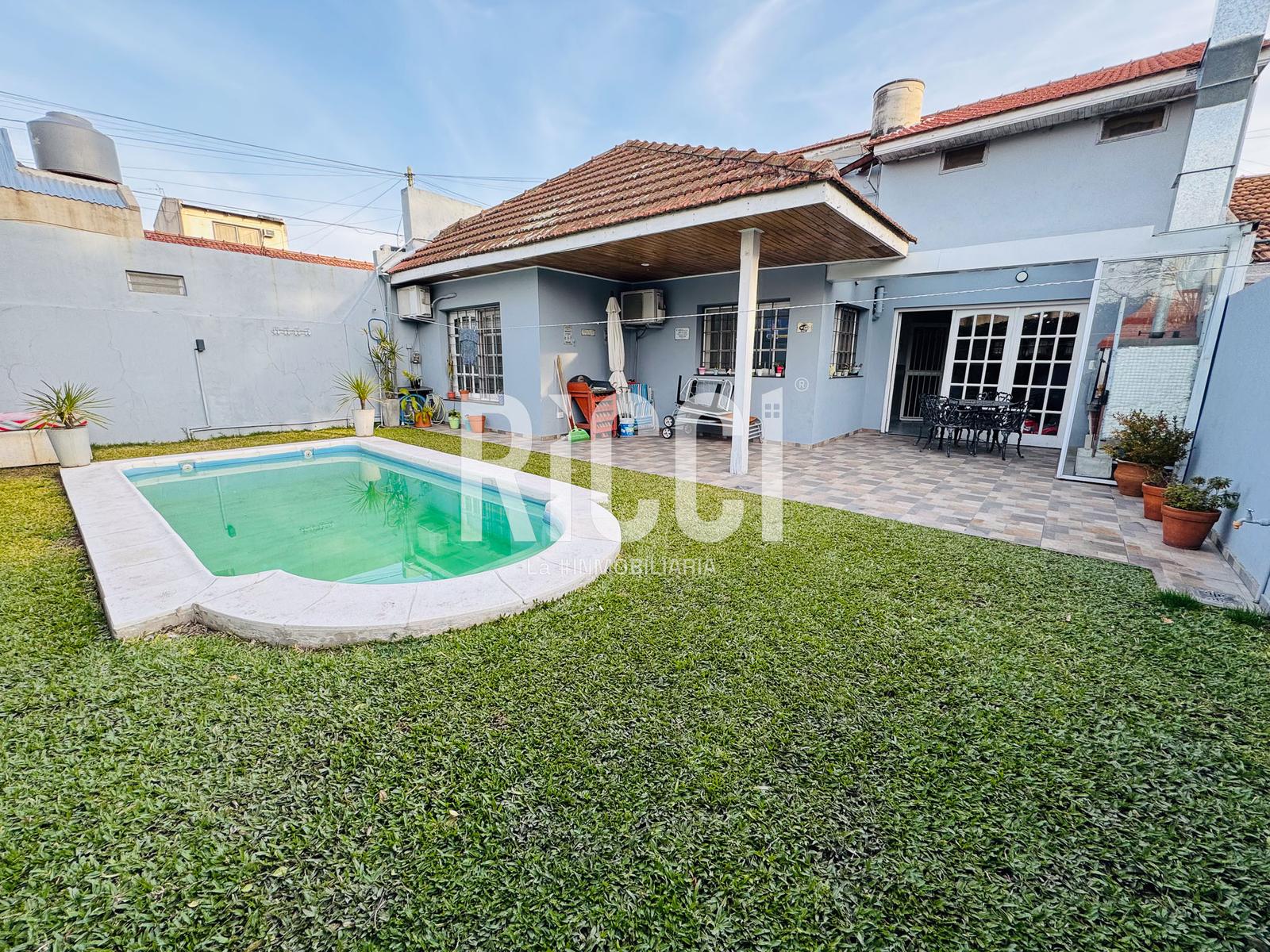 Foto Casa en Venta en Berazategui, G.B.A. Zona Sur Casa 5 ambientes en venta Berazategui
