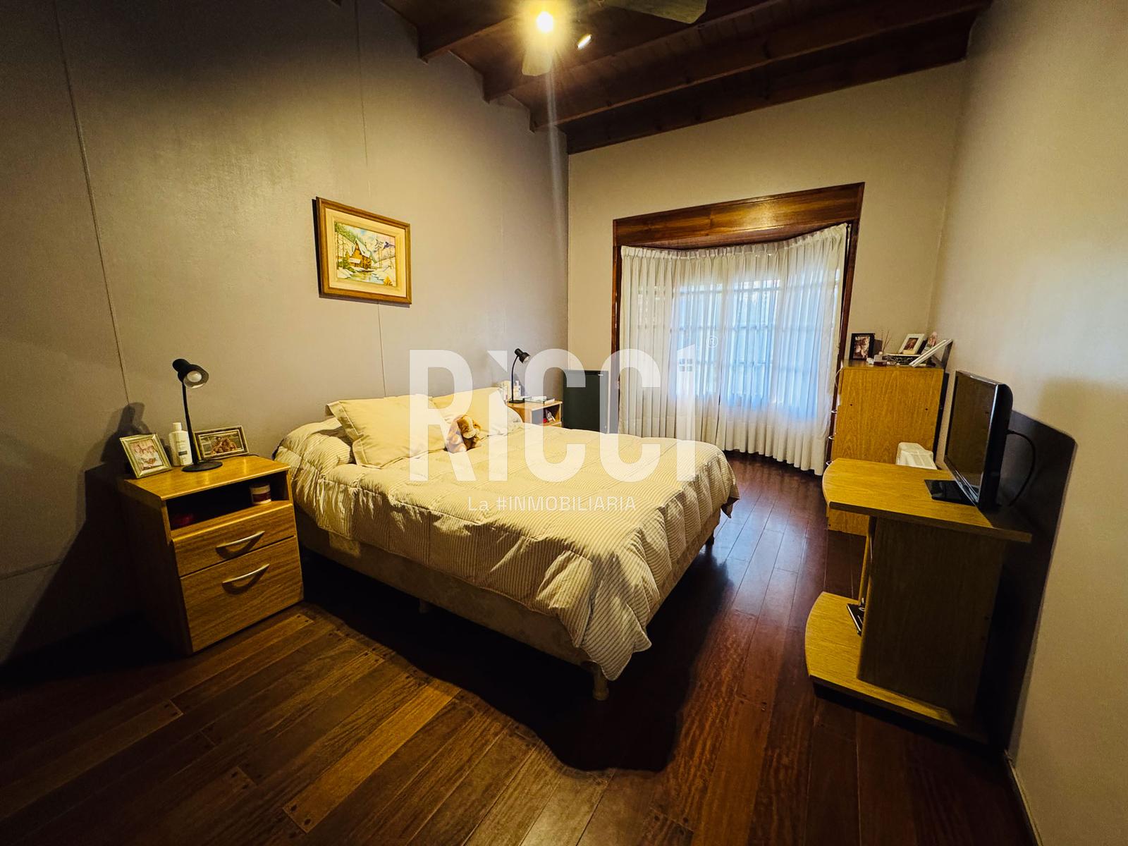 Foto Casa en Venta en Berazategui, G.B.A. Zona Sur Casa 5 ambientes en venta Berazategui