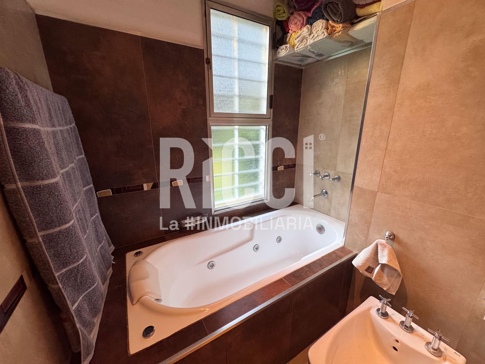 Foto Casa en Venta en Ranelagh, Berazategui Casa quinta en venta ranelagh apta credito