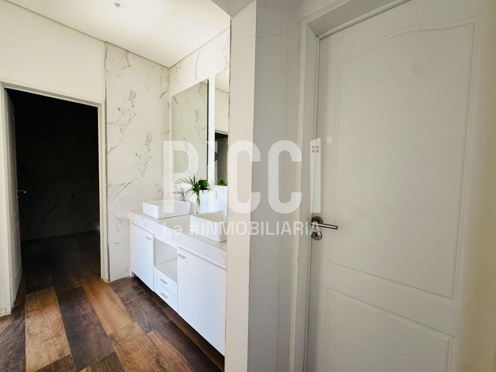 Foto Casa en Venta en Sourigues, Berazategui Barrio cerrado Vicente Federico 1